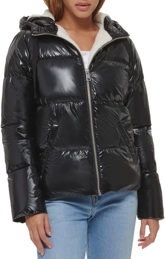 Женская куртка-пуховик Levi's Molly с подкладкой из шерпы, глянцевый черный
Женская куртка-пуховик Levi's Molly с подкладкой из шерпы, глянцевый черный