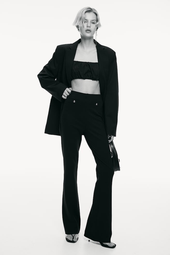 Расклешенные леггинсы с декоративными пуговицами H&M, черный
Расклешенные леггинсы с декоративными пуговицами H&M, черный