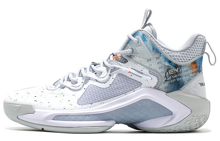 Баскетбольные кроссовки Raid мужские высокие белые/серые Xtep 
Баскетбольные кроссовки Raid мужские высокие белые/серые Xtep