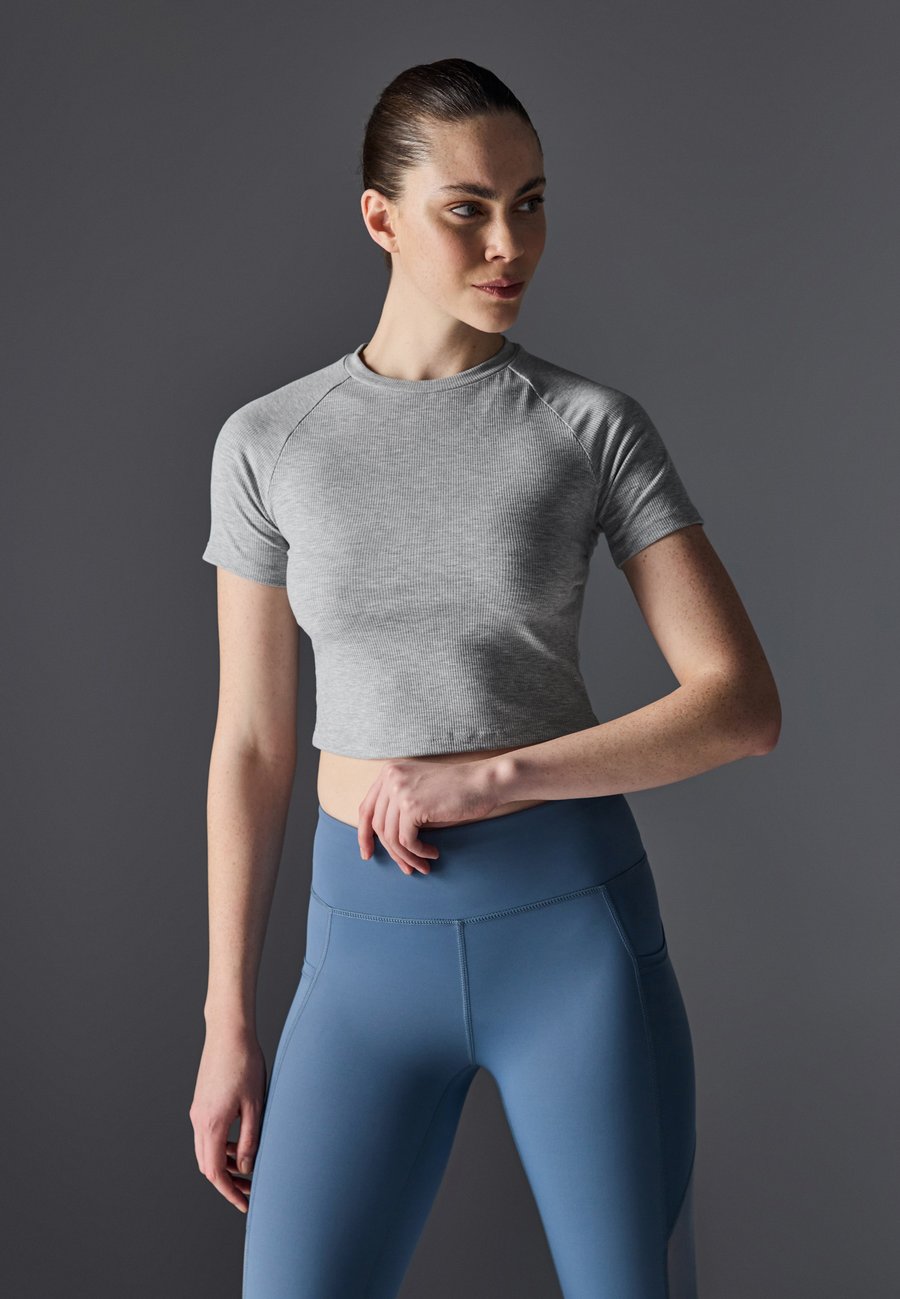 Футболка Even&Odd active Basic T-shirt, Grey/Mottled Light Grey, Серый, Футболка Even&Odd active Basic T-shirt, Grey/Mottled Light Grey
Футболка Even&Odd active Basic T-shirt, Grey/Mottled Light Grey, Серый, Футболка Even&Odd active Basic T-shirt, Grey/Mottled Light Grey