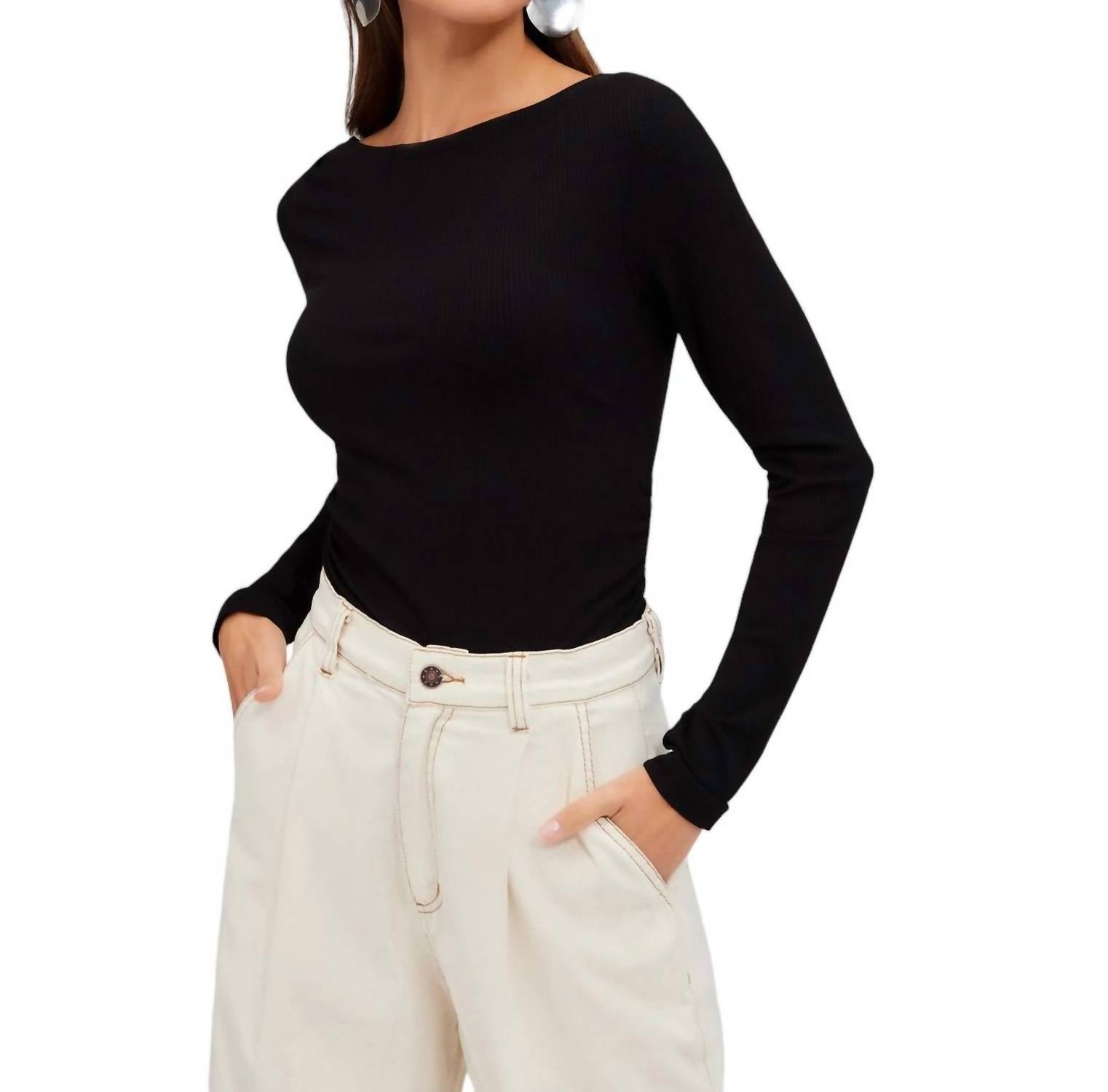 Футболка Марта в черном цвете Fifteen Twenty
Футболка Марта в черном цвете Fifteen Twenty