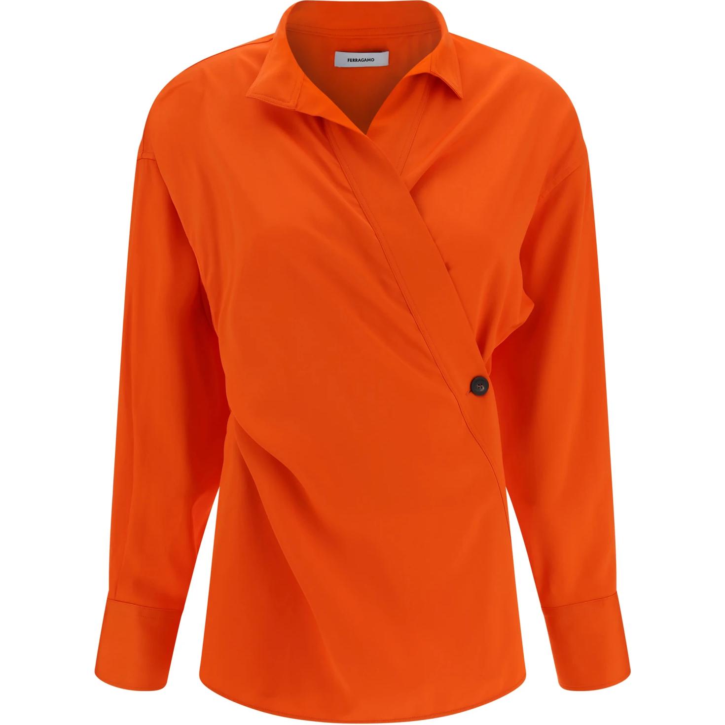 Ferragamo Рубашка женская, с красным лацканом, средней кроя, другие
Ferragamo Рубашка женская, с красным лацканом, средней кроя, другие