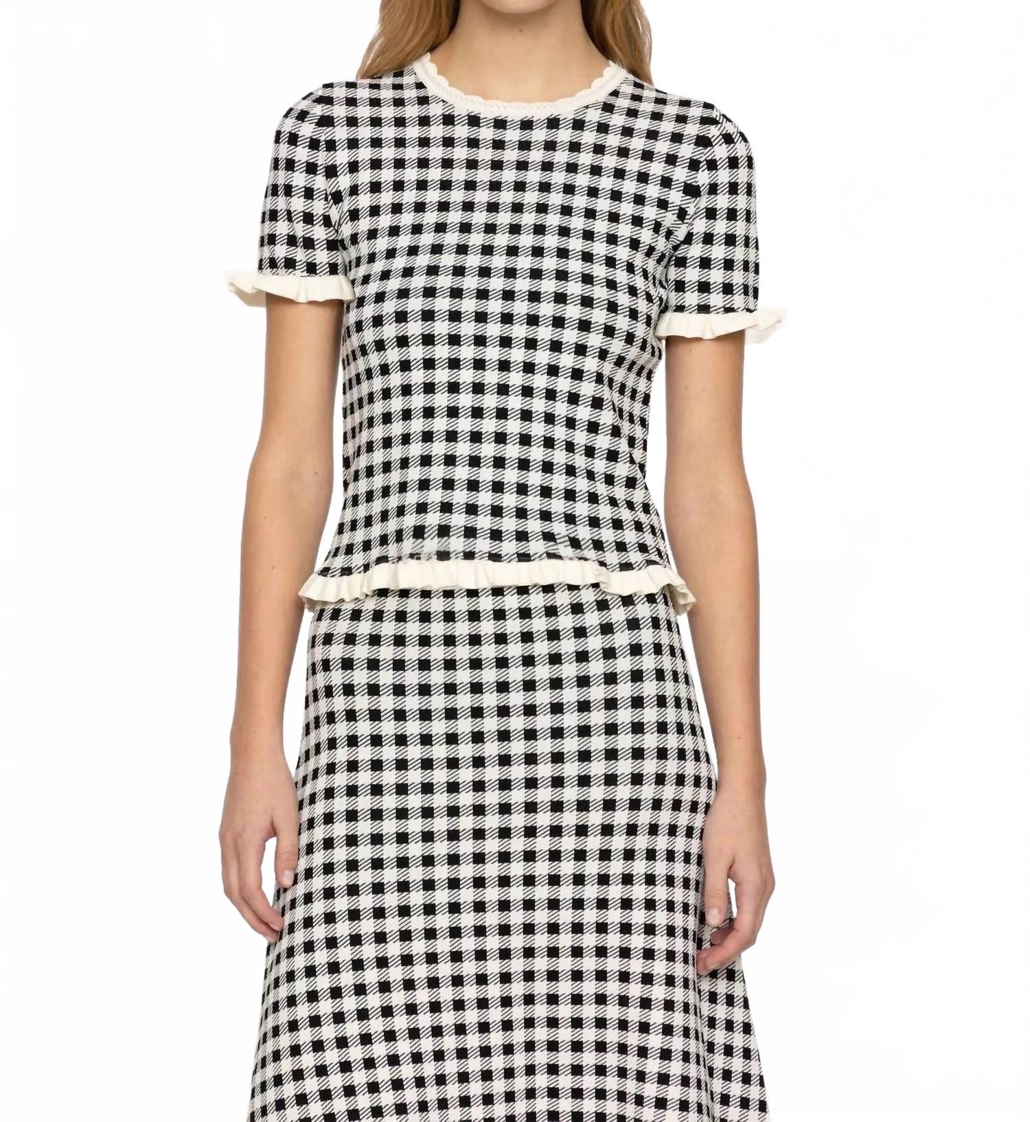 Саиж Трикотажный топ в клетку Мульти SEA
Саиж Трикотажный топ в клетку Мульти SEA