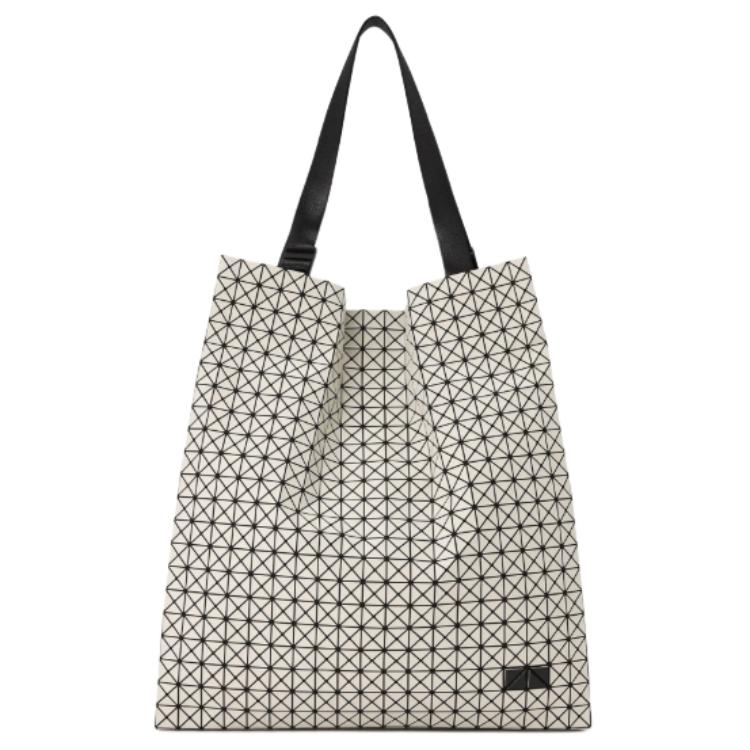 ISSEY MIYAKE Полиуретановая сумка-шоппер
ISSEY MIYAKE Полиуретановая сумка-шоппер