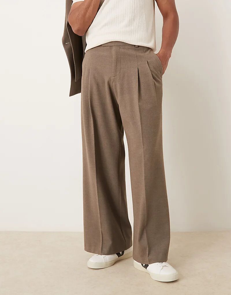 Свободные брюки ASOS DESIGN из бежевой фактуры
Свободные брюки ASOS DESIGN из бежевой фактуры