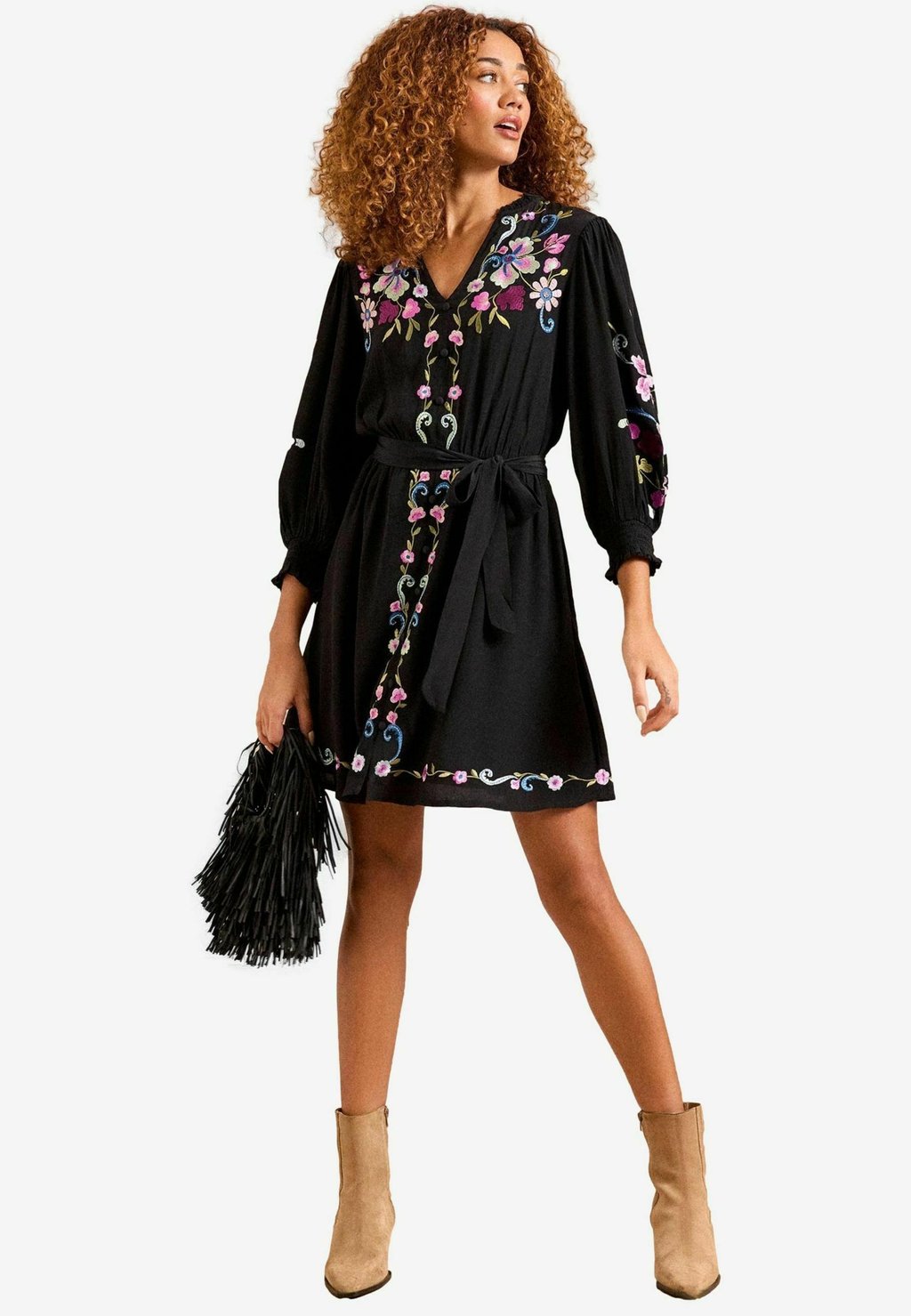 Повседневное платье Love & Roses, черный
Повседневное платье Love & Roses, черный