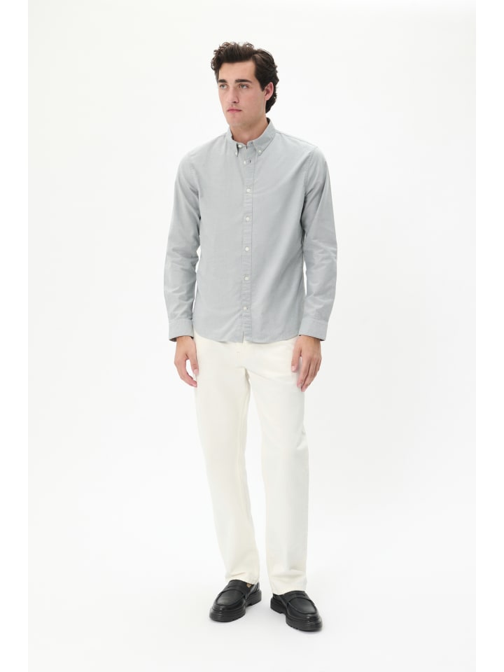 Рубашка с длинными рукавами MAtrostol прямого кроя в цвете Thyme Matinique
Рубашка с длинными рукавами MAtrostol прямого кроя в цвете Thyme Matinique