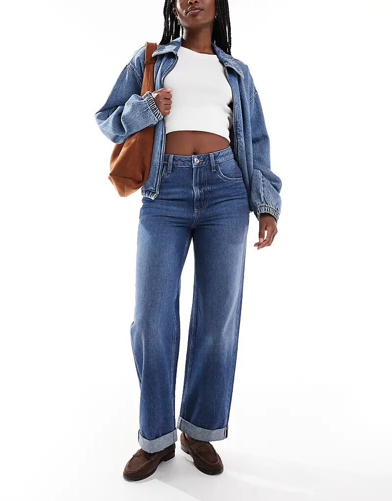 Джинсы New Look с широкими штанинами и отворотами, средне-синего цвета
Джинсы New Look с широкими штанинами и отворотами, средне-синего цвета