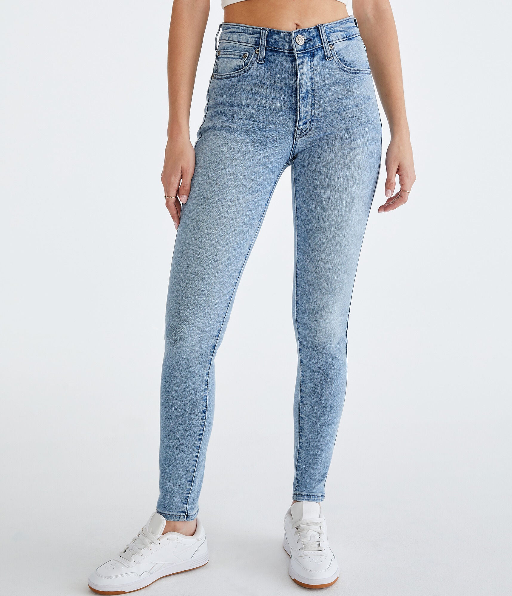 Aeropostale женские премиальные очень эластичные джеггинсы с высокой посадкой, цвет medium wash blue 
Aeropostale женские премиальные очень эластичные джеггинсы с высокой посадкой, цвет medium wash blue