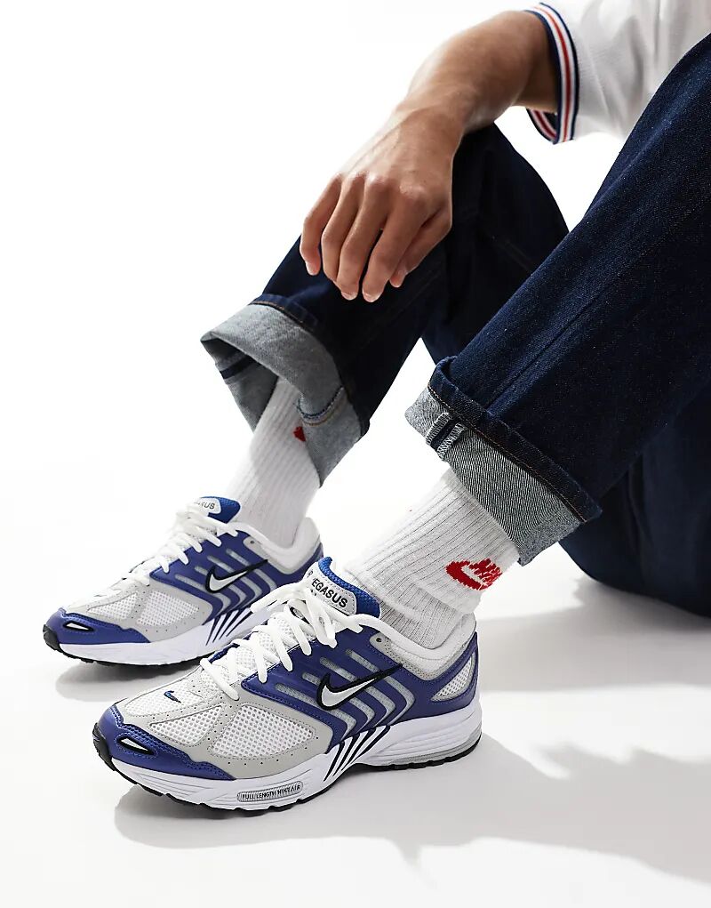 Кроссовки Pegasus 2005 белого и темно-синего цветов Nike
Кроссовки Pegasus 2005 белого и темно-синего цветов Nike