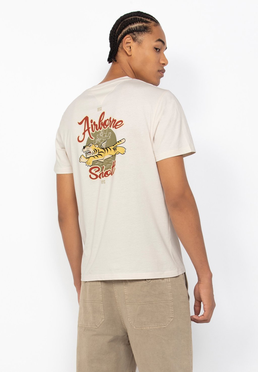 Футболка с принтом Schott, бежевый
Футболка с принтом Schott, бежевый