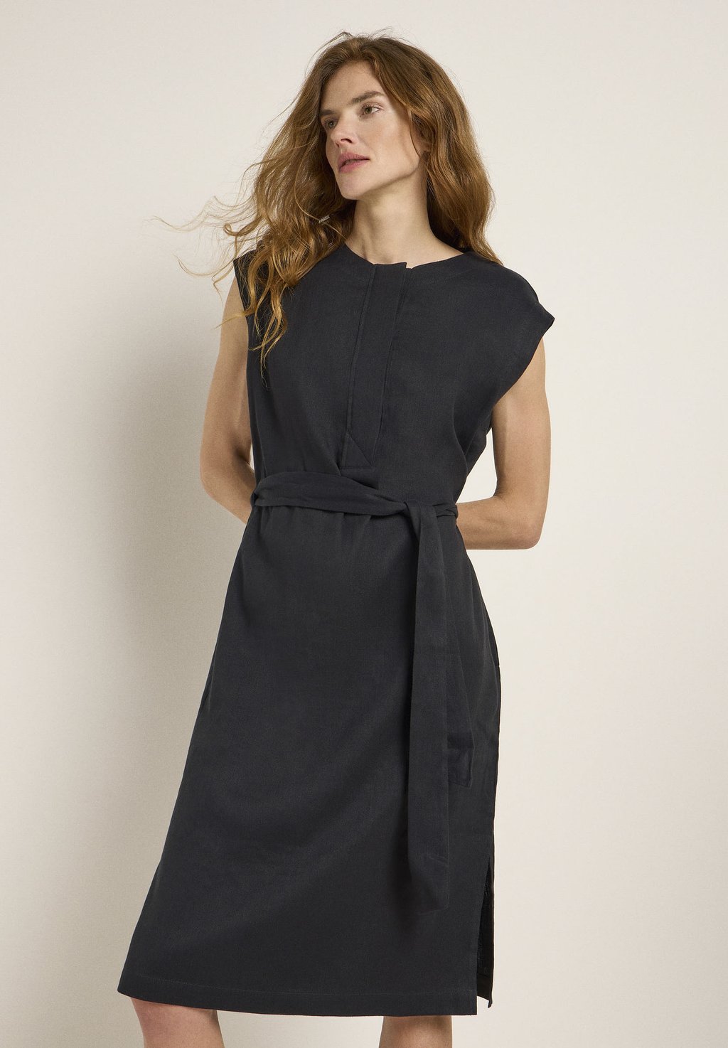 Платье-рубашка LANIUS, черный
Платье-рубашка LANIUS, черный