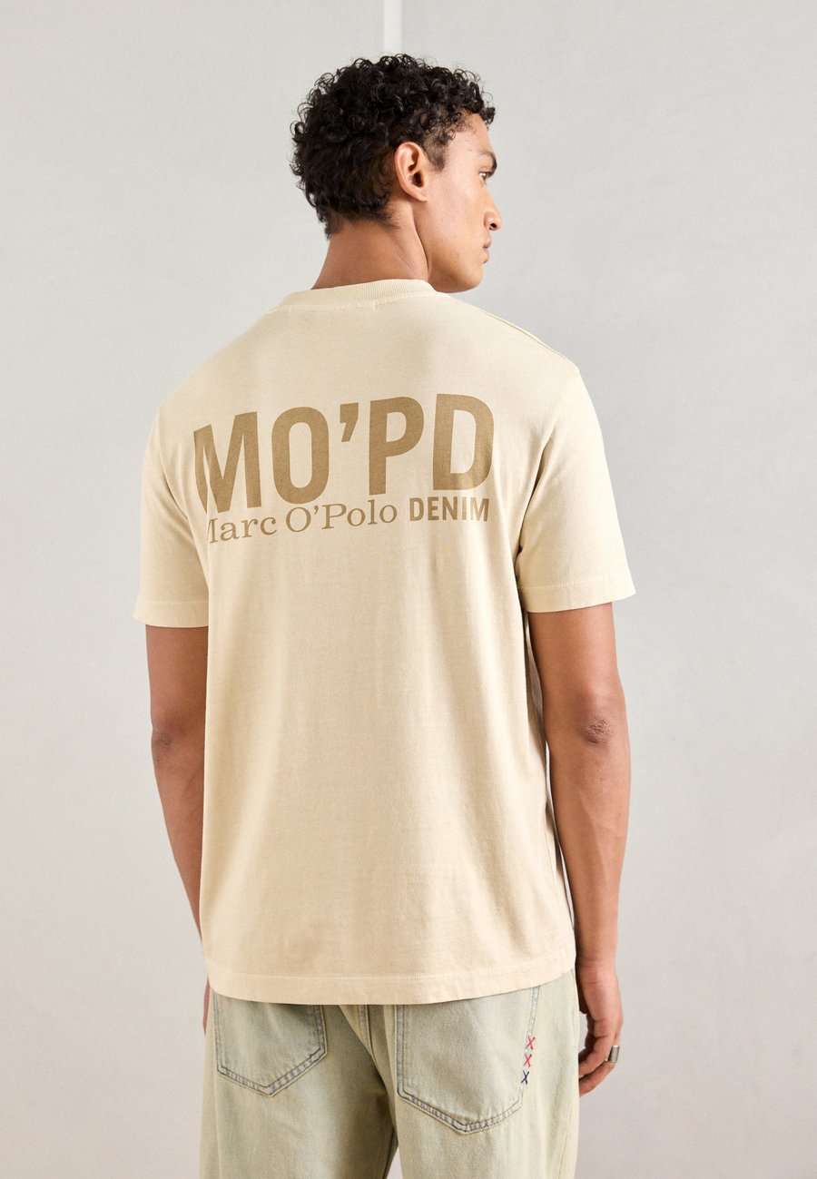 Футболка Marc O'Polo DENIM Print T-shirt, Frosty Sand/Sand
Футболка Marc O'Polo DENIM Print T-shirt, Frosty Sand/Sand