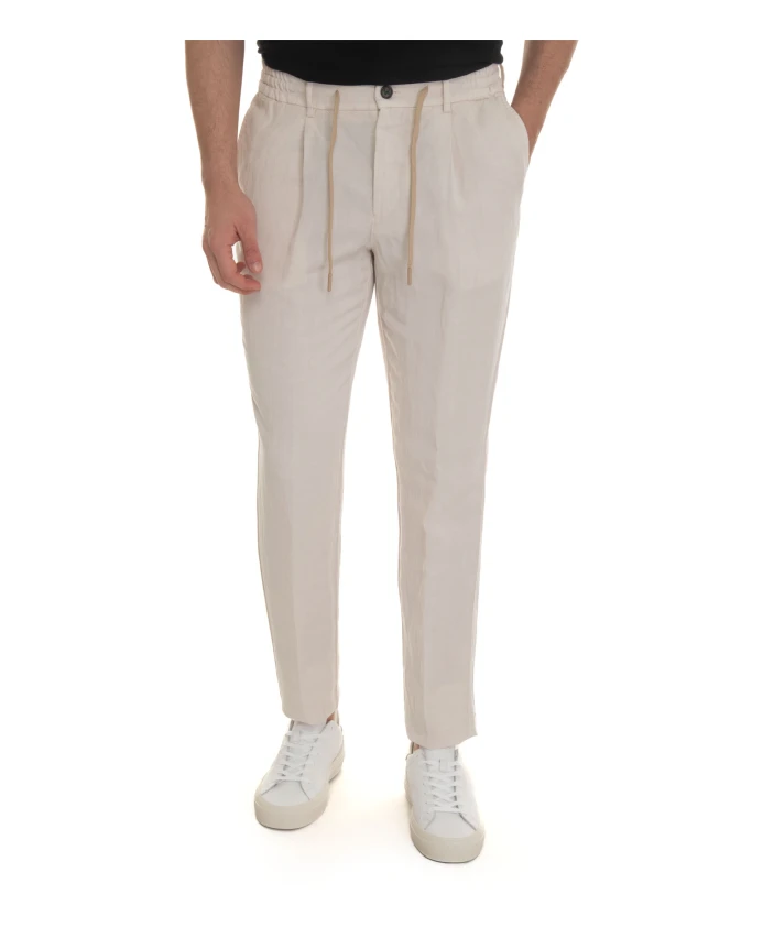 Брюки с кружевной отделкой и застежкой на пуговицы. Berwick, белый
Брюки с кружевной отделкой и застежкой на пуговицы. Berwick, белый