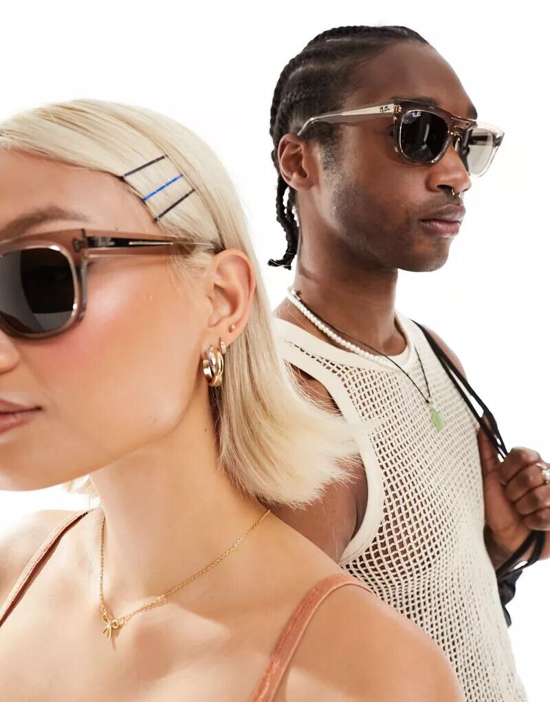 Квадратные ацетатные солнцезащитные очки Ray-Ban прозрачно-бежевого цвета с зелеными линзами
Квадратные ацетатные солнцезащитные очки Ray-Ban прозрачно-бежевого цвета с зелеными линзами