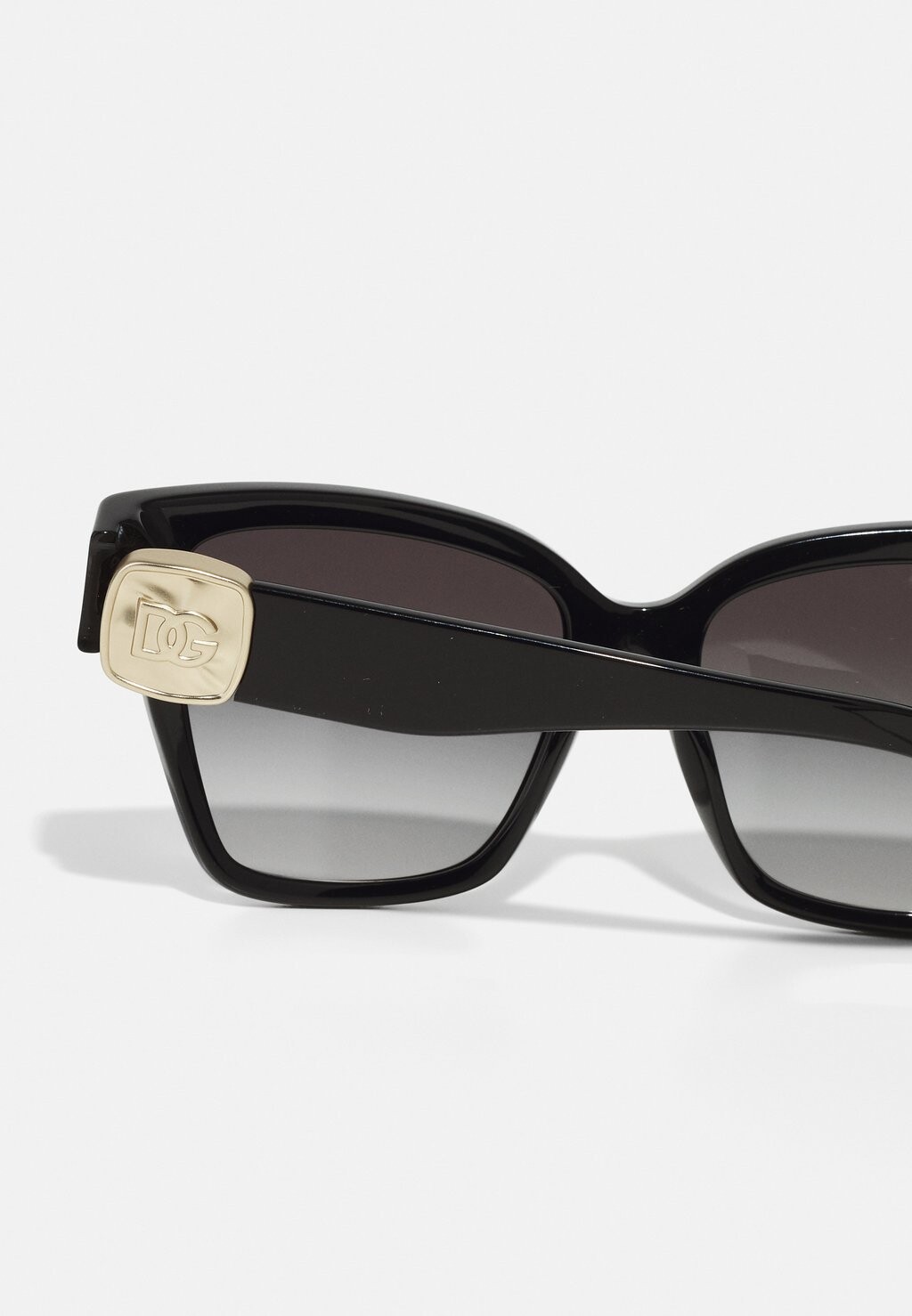 Солнцезащитные очки Dolce&Gabbana, черный
Солнцезащитные очки Dolce&Gabbana, черный