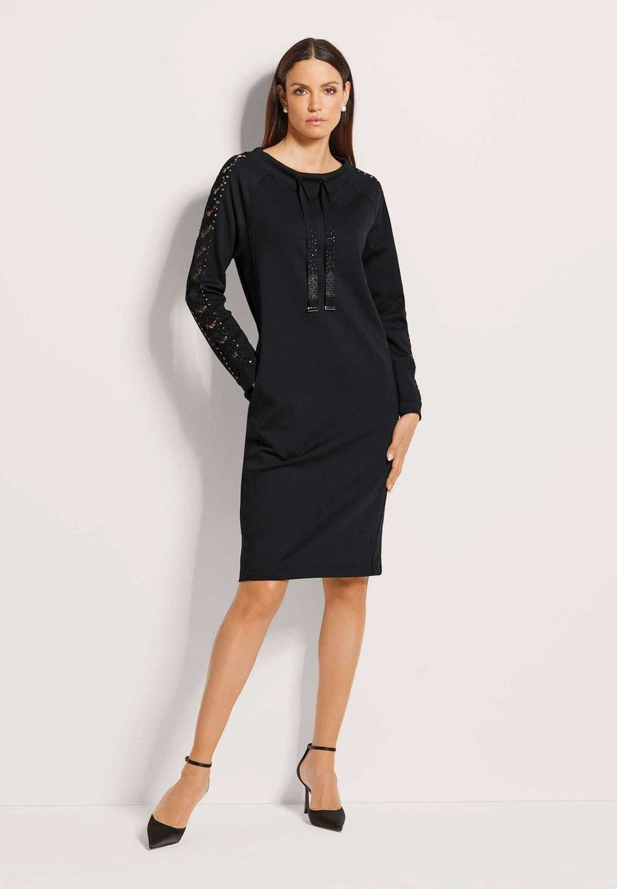 Платье MADELEINE MIT STRASS UND SPITZE, Black
Платье MADELEINE MIT STRASS UND SPITZE, Black