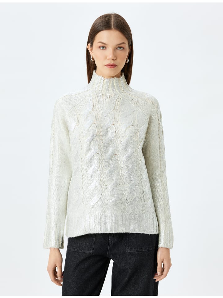 Свитер цвета экрю KOTON
Свитер цвета экрю KOTON