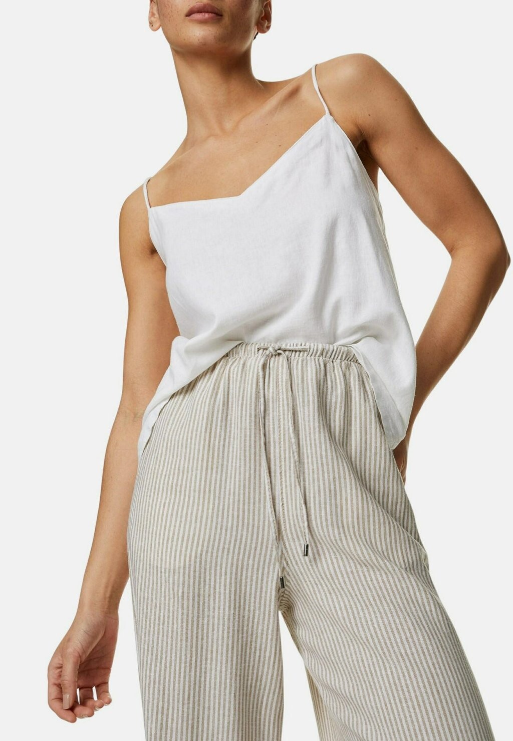 Брюки Linen Wide Leg Marks & Spencer, нейтральные
Брюки Linen Wide Leg Marks & Spencer, нейтральные