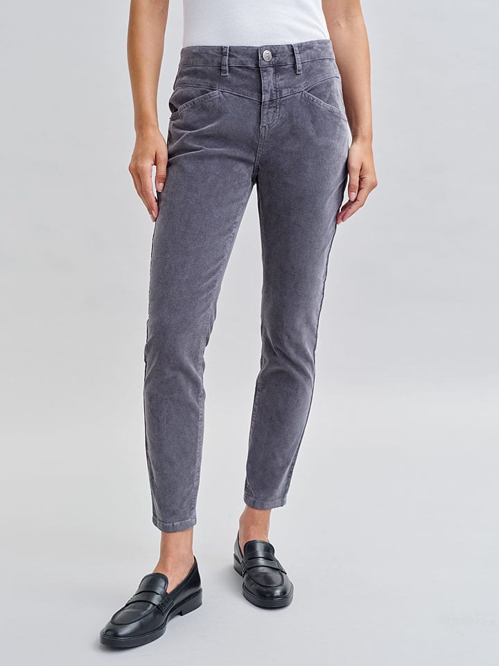 Джинсы Skinny Fit серого цвета OPUS
Джинсы Skinny Fit серого цвета OPUS