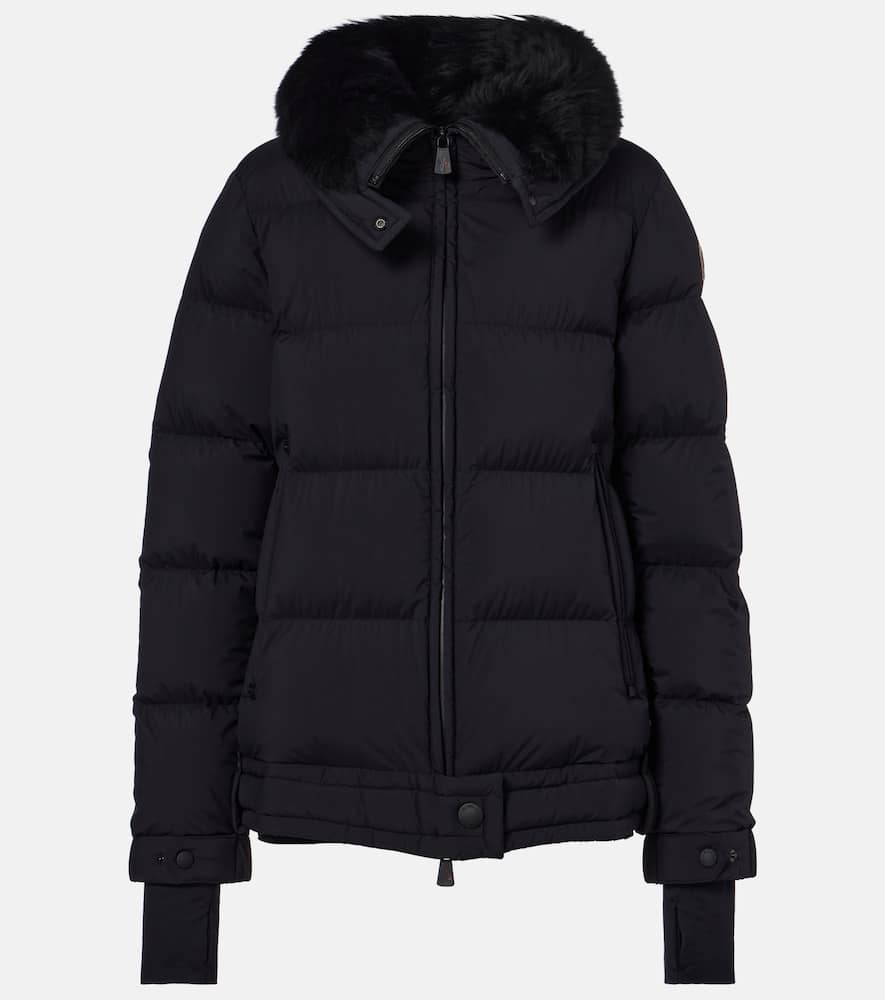 Арабская лыжная куртка с капюшоном на утеплителе из пуха и отделкой из овчины Moncler Grenoble, Black
Арабская лыжная куртка с капюшоном на утеплителе из пуха и отделкой из овчины Moncler Grenoble, Black