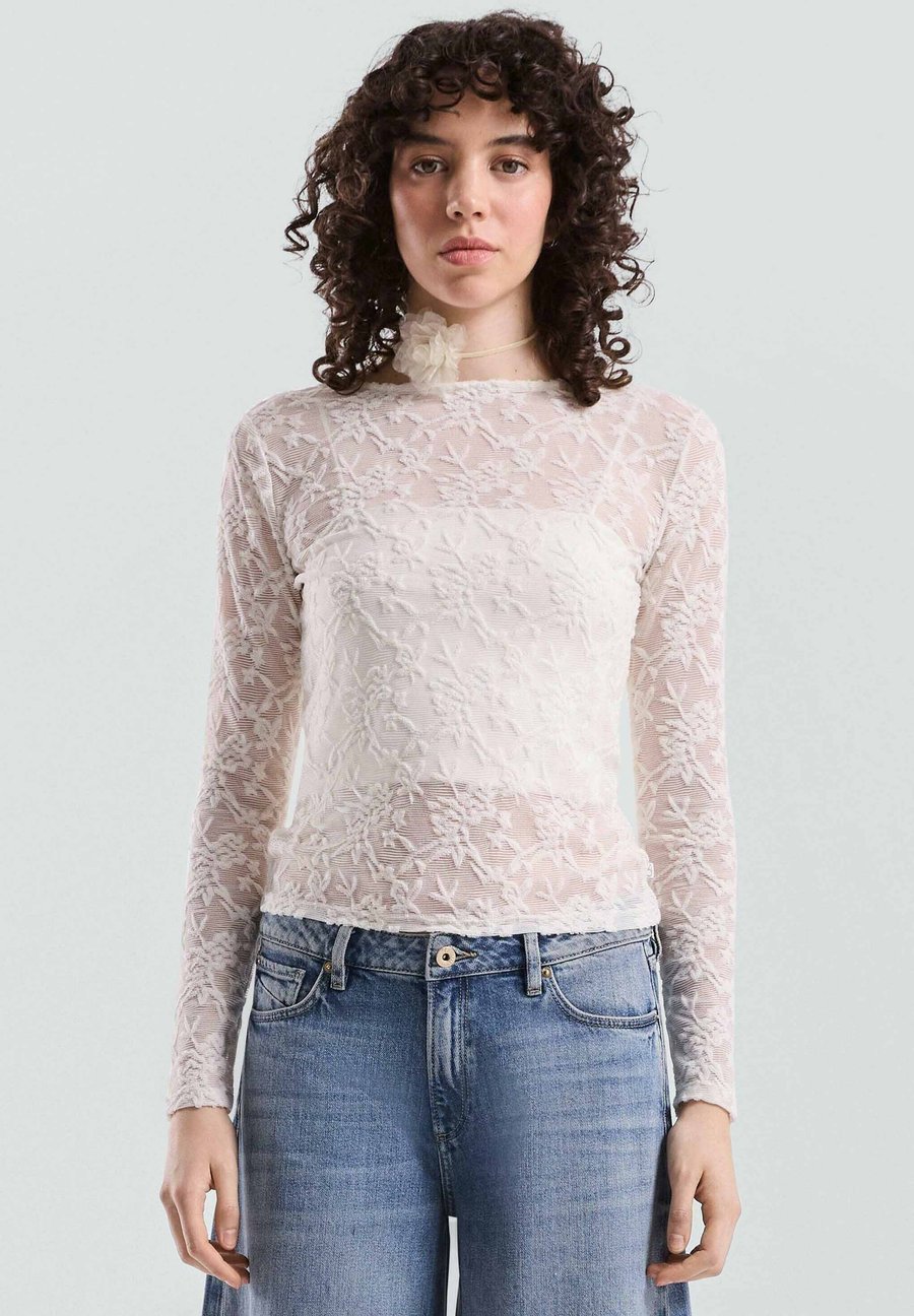 Блуза QS Blouse, Creme/Off-White
Блуза QS Blouse, Creme/Off-White