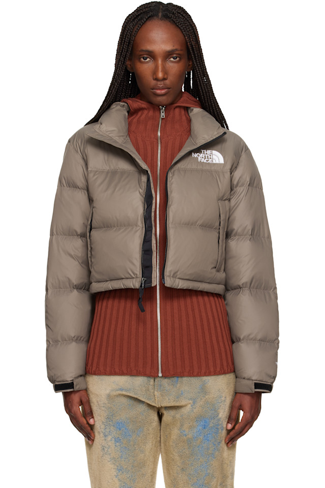 The North Face Короткая пуховая куртка цвета тауп
The North Face Короткая пуховая куртка цвета тауп