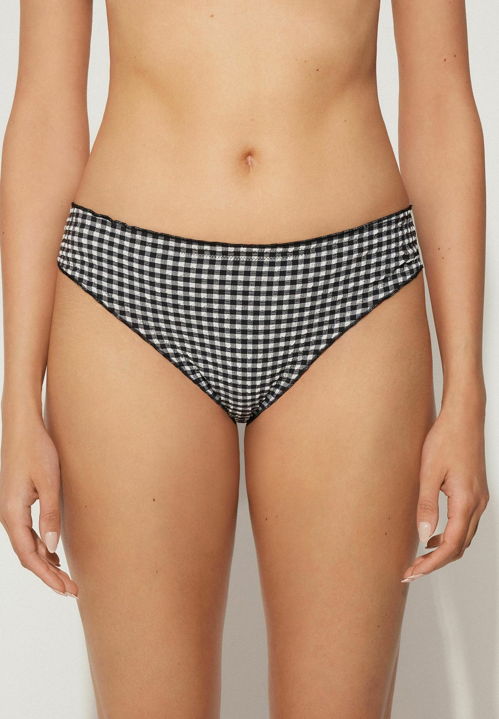 Плавки бикини BASIC VICHY Tezenis, черный
Плавки бикини BASIC VICHY Tezenis, черный