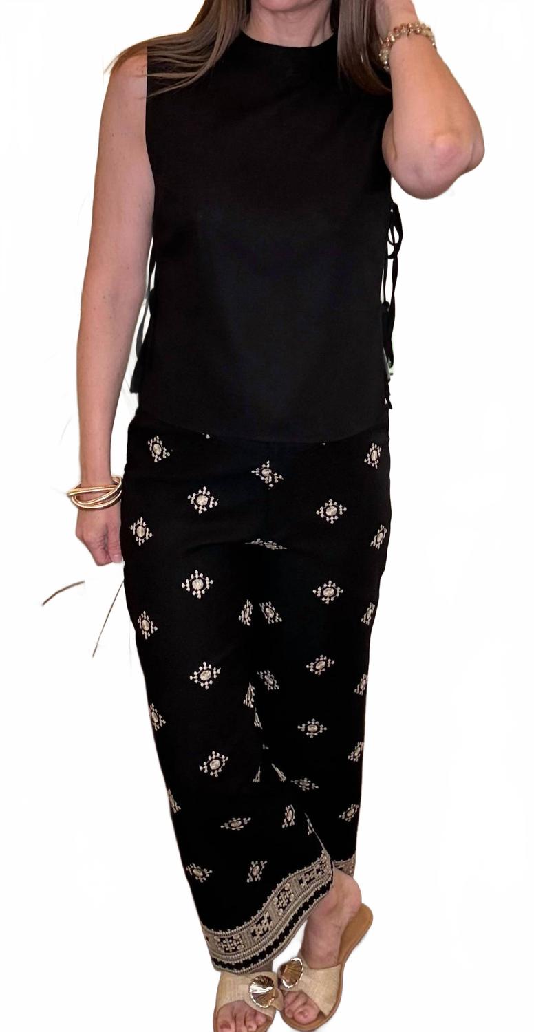 Черный льняной топ с завязками по бокам TRISHA TYLER
Черный льняной топ с завязками по бокам TRISHA TYLER