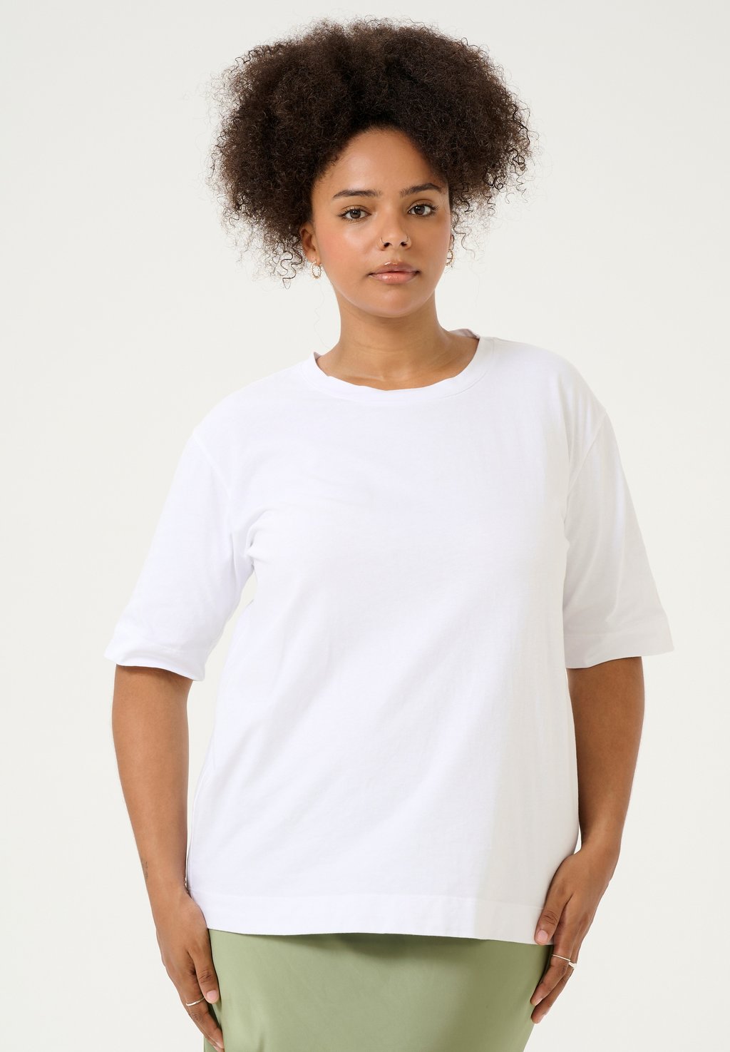 Базовая футболка MINA Kaffe Curve, белый
Базовая футболка MINA Kaffe Curve, белый