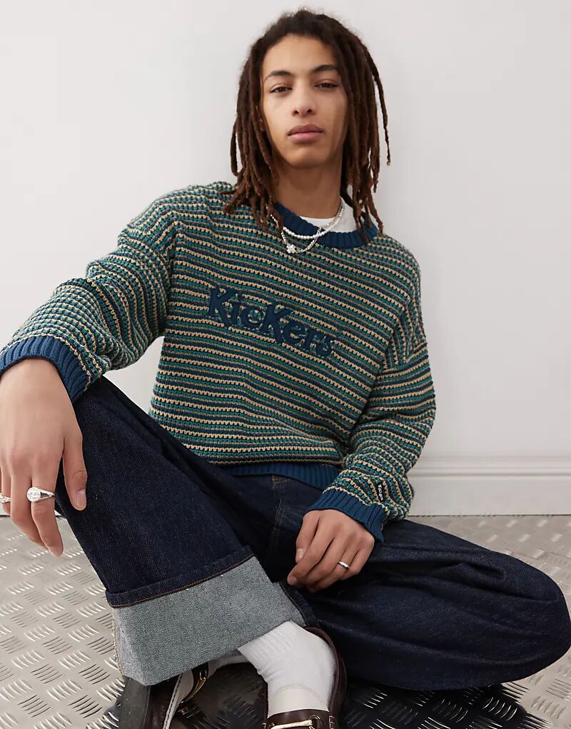 Свободный крой Kickers в полоску с темно-синим логотипом Kickers
Свободный крой Kickers в полоску с темно-синим логотипом Kickers