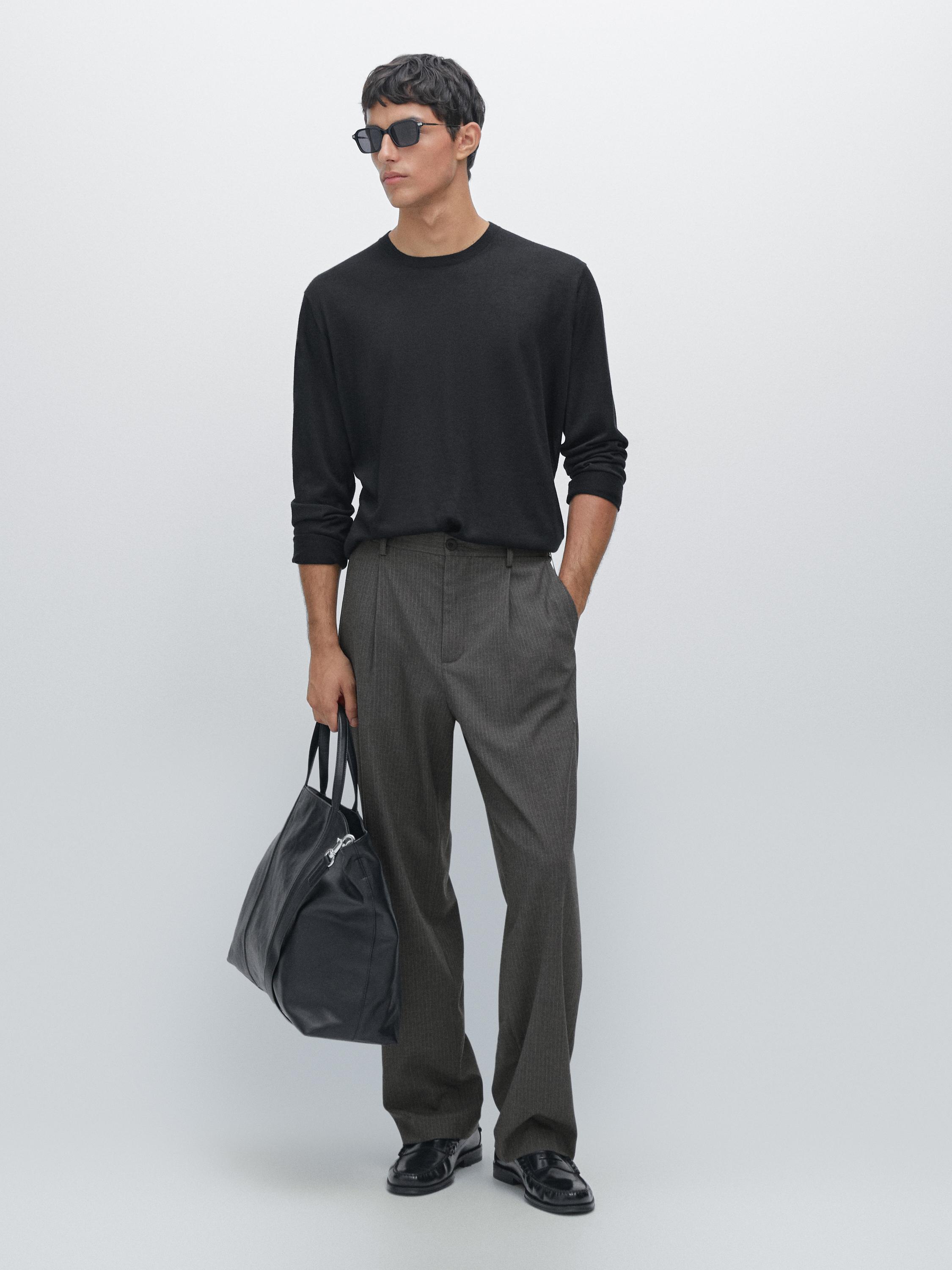 Вязаный свитер с круглым вырезом из 100% кашемира Massimo Dutti, черный
Вязаный свитер с круглым вырезом из 100% кашемира Massimo Dutti, черный