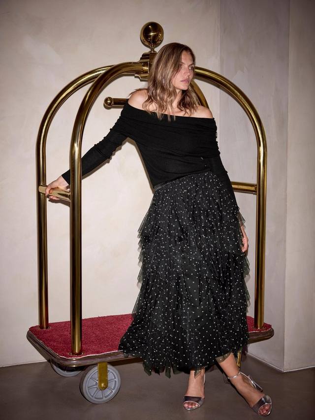 Юбка миди из точечного тюля Mint Velvet, Black/Multi
Юбка миди из точечного тюля Mint Velvet, Black/Multi