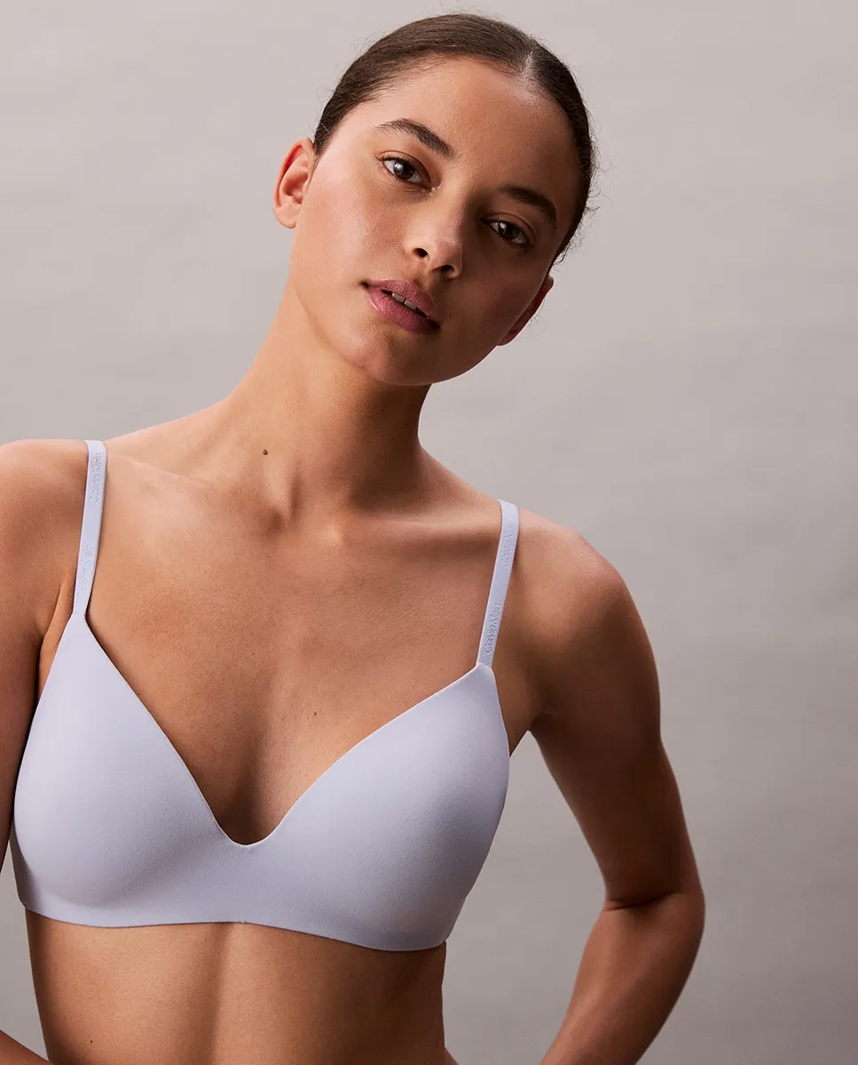 Бесшовный бюстгальтер PERFECTLY FIT Calvin Klein, синий
Бесшовный бюстгальтер PERFECTLY FIT Calvin Klein, синий