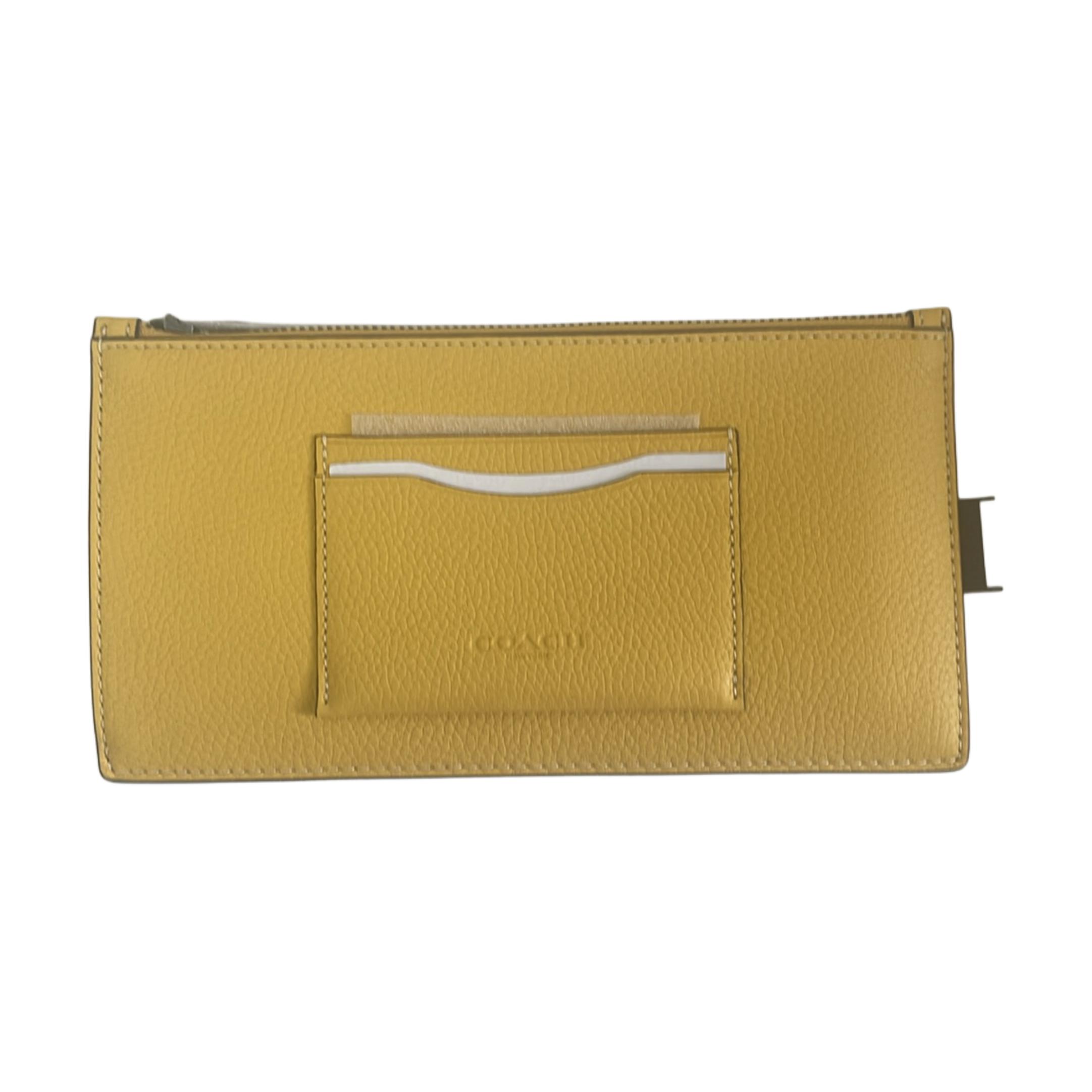 COACH Женский кошелек для монет из галереевой кожи канареечного желтого цвета
COACH Женский кошелек для монет из галереевой кожи канареечного желтого цвета