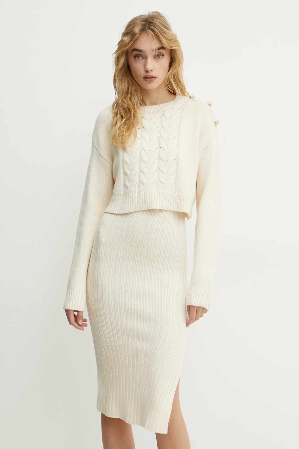 Платье и свитер RMNATE Morgan, бежевый
Платье и свитер RMNATE Morgan, бежевый