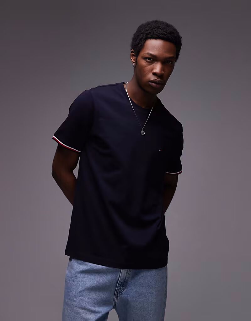 Футболка Tommy Hilfiger с кантом темно-синего цвета
Футболка Tommy Hilfiger с кантом темно-синего цвета