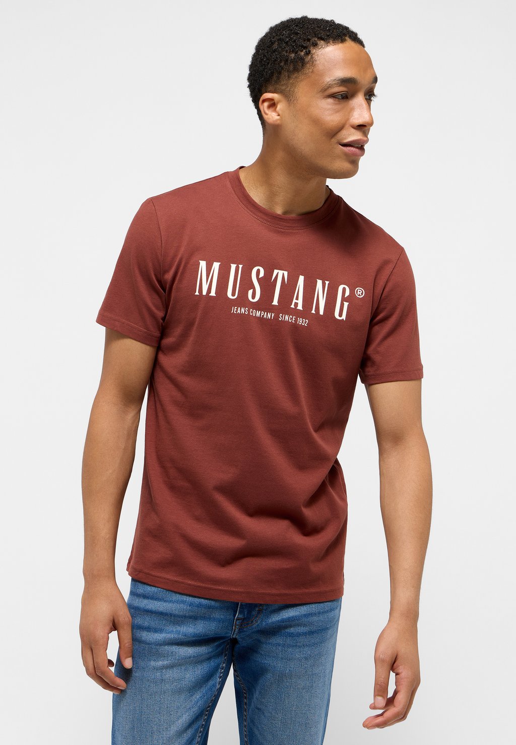 Футболка с принтом Mustang, красный 
Футболка с принтом Mustang, красный