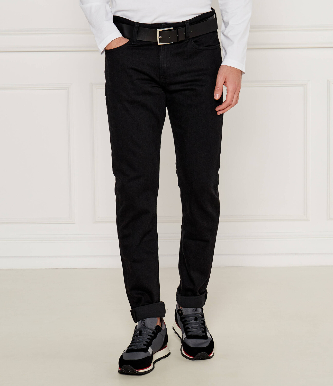 Джинсы Calvin Klein Slim Fit, черный
Джинсы Calvin Klein Slim Fit, черный