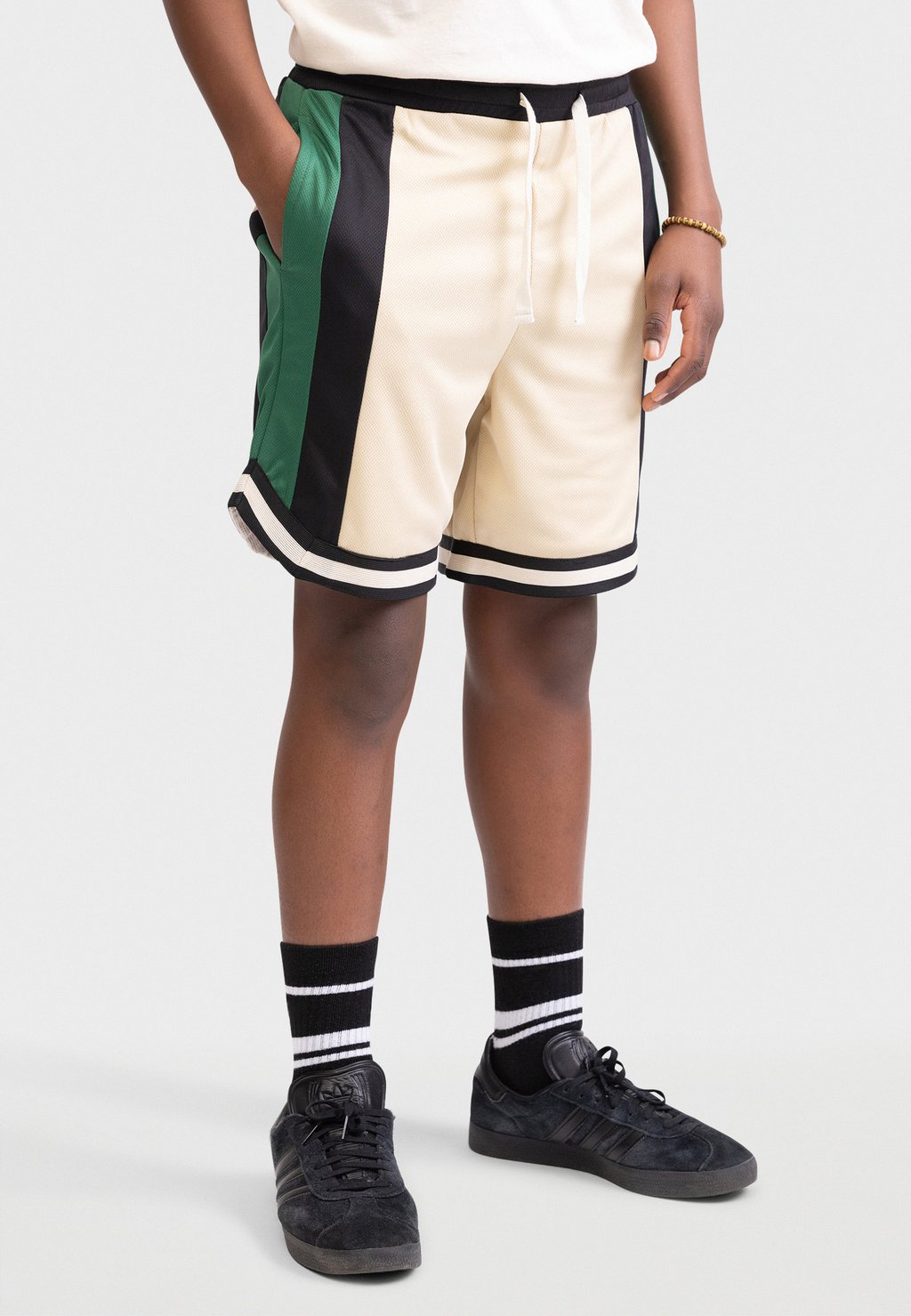 Шорты TEJACE COMFORT FIT Redefined Rebel, слоновая кость
Шорты TEJACE COMFORT FIT Redefined Rebel, слоновая кость