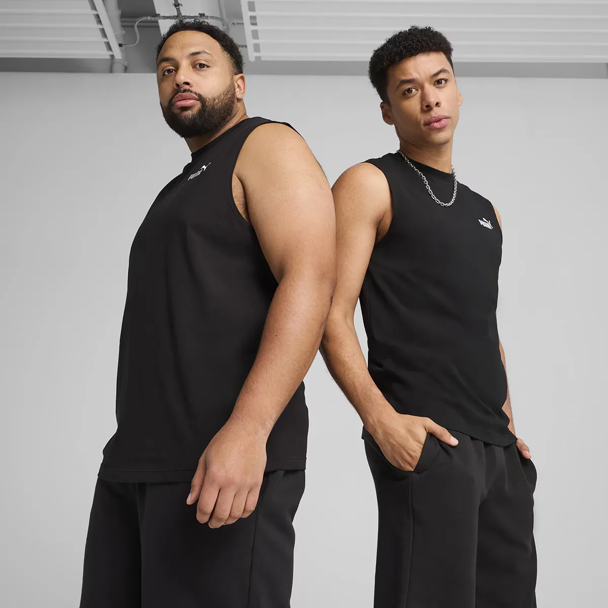 Футболка мужская ESS No. 1 Logo без рукавов Puma, черный 
Футболка мужская ESS No. 1 Logo без рукавов Puma, черный