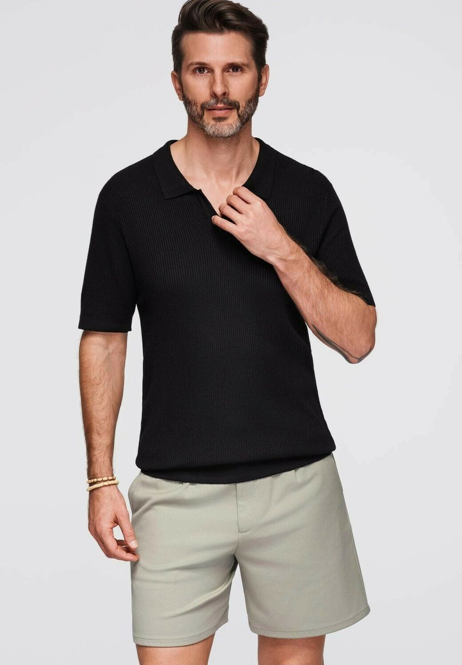 Поло Ombre BUTTONLESS WITH OPEN COLLAR, Black, Черный, Поло Ombre BUTTONLESS WITH OPEN COLLAR, Black
Поло Ombre BUTTONLESS WITH OPEN COLLAR, Black, Черный, Поло Ombre BUTTONLESS WITH OPEN COLLAR, Black