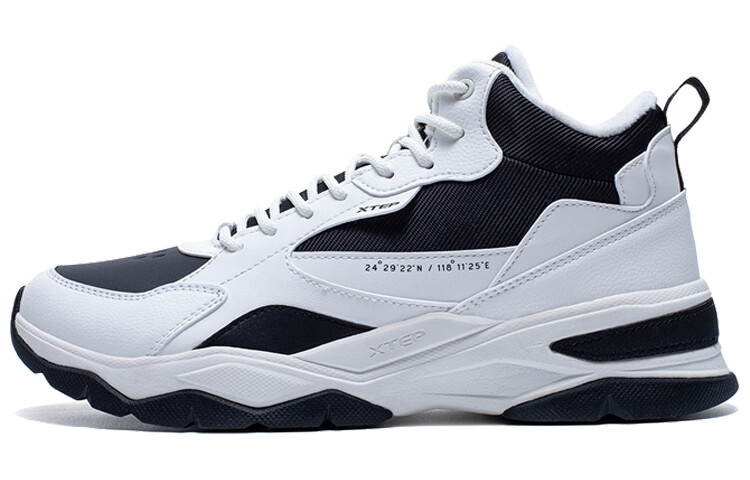 Мужская обувь Lifestyle, средняя высота, черный/белый Xtep
Мужская обувь Lifestyle, средняя высота, черный/белый Xtep