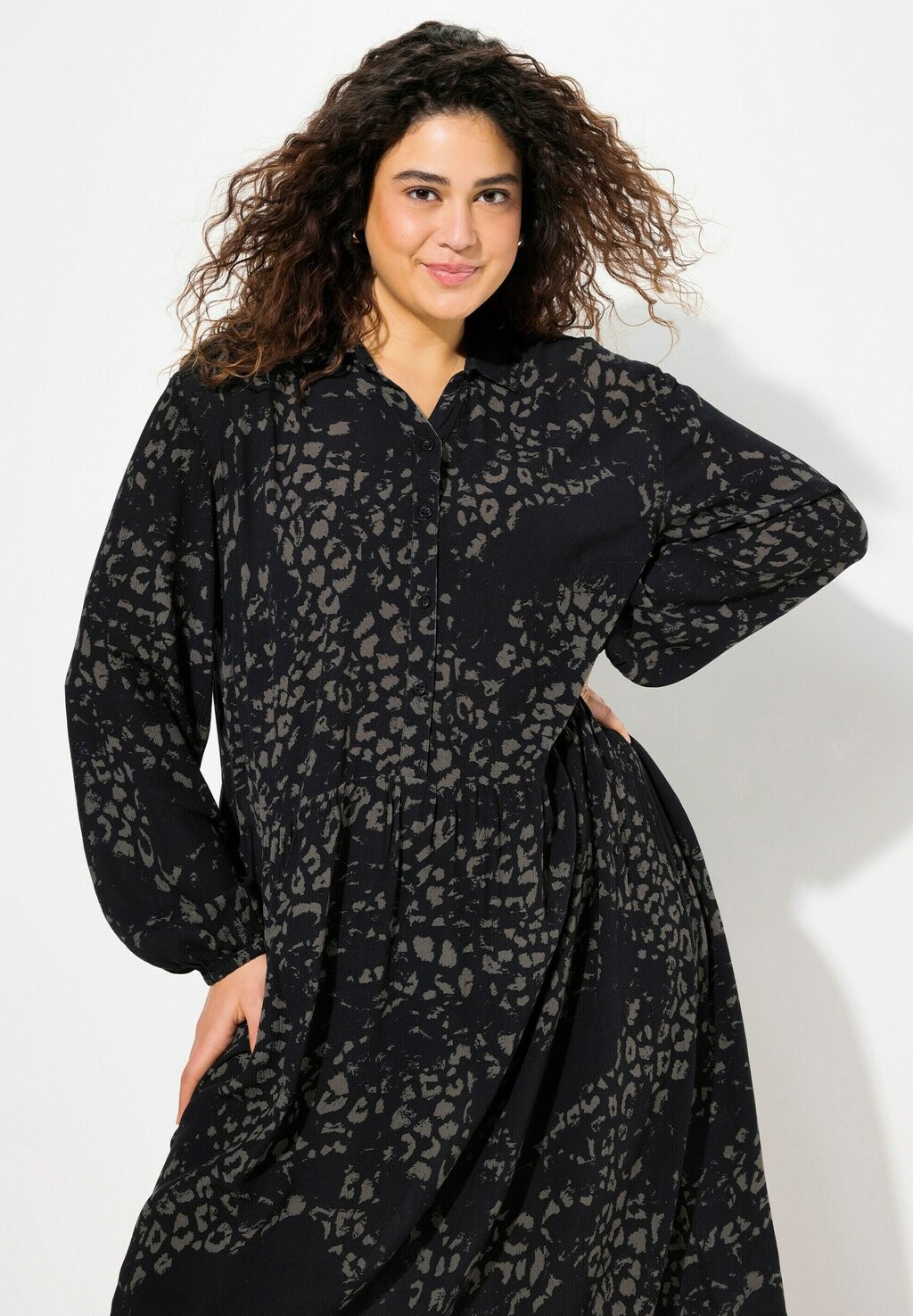 Платье-рубашка LEOPARD Ulla Popken, черный
Платье-рубашка LEOPARD Ulla Popken, черный