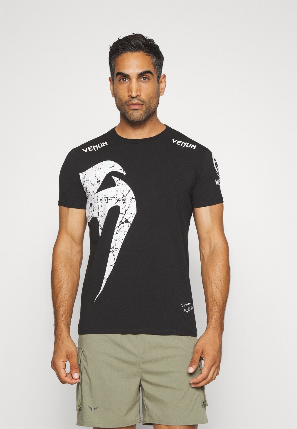 Футболка с принтом GIANT Venum, цвет black
Футболка с принтом GIANT Venum, цвет black