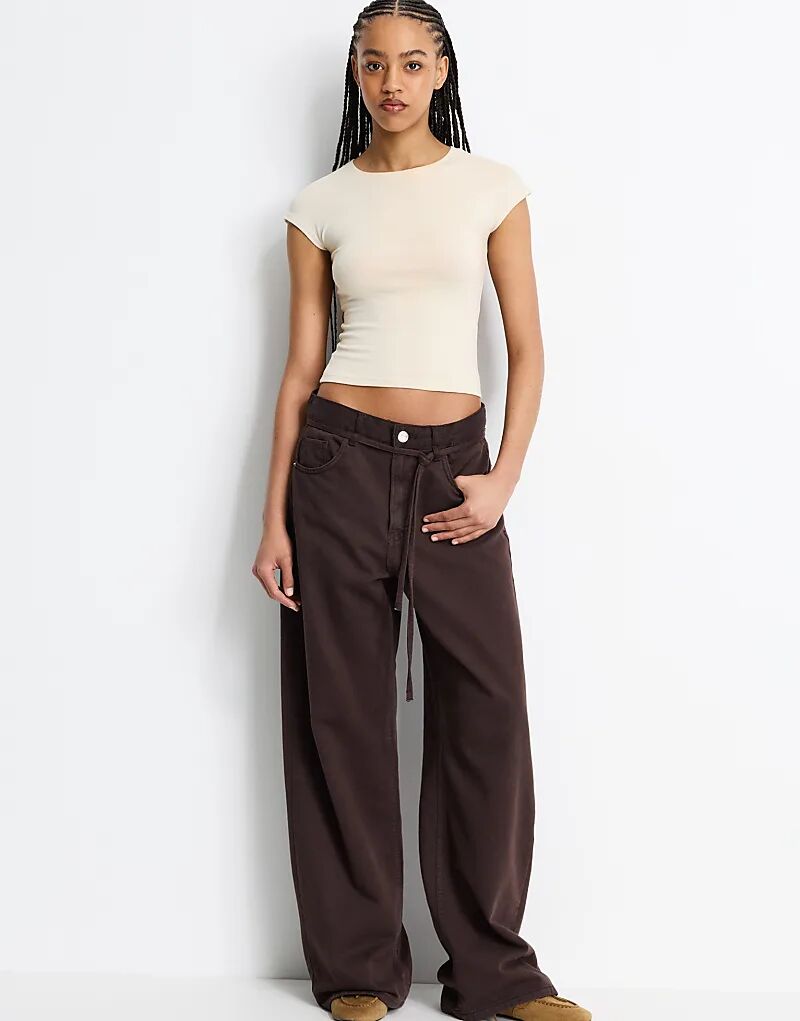 Футболка Pull&Bear приталенного кроя цвета экрю
Футболка Pull&Bear приталенного кроя цвета экрю