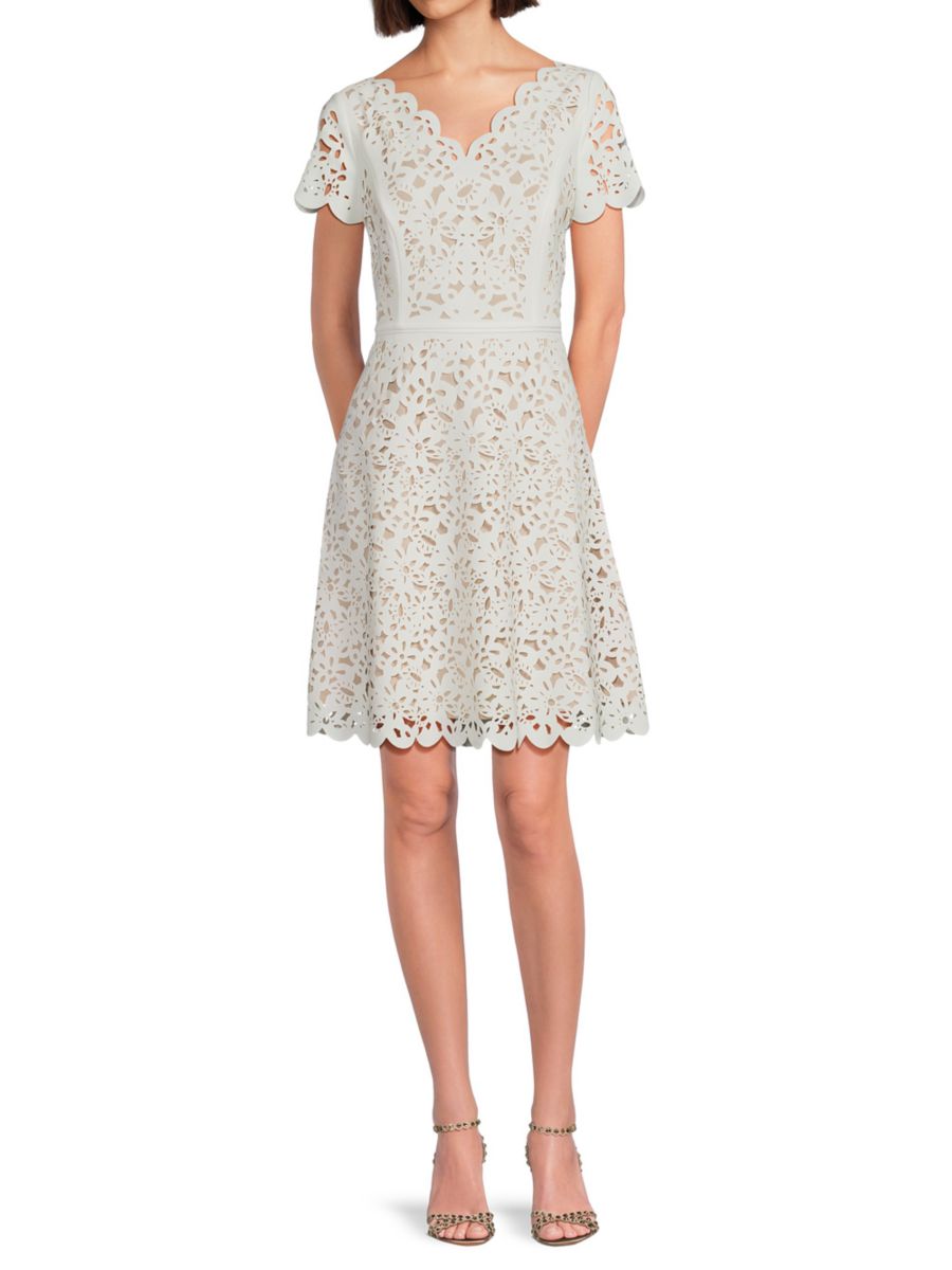 Платье с лазерной резкой и расклешенным лифом Focus by Shani, слоновая кость
Платье с лазерной резкой и расклешенным лифом Focus by Shani, слоновая кость