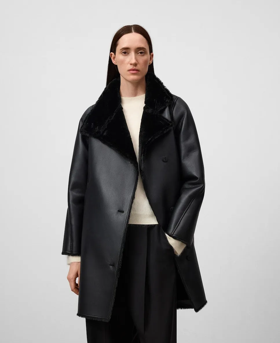 Женское двубортное пальто из меха с воротником-стойкой Adolfo Dominguez, черный
Женское двубортное пальто из меха с воротником-стойкой Adolfo Dominguez, черный