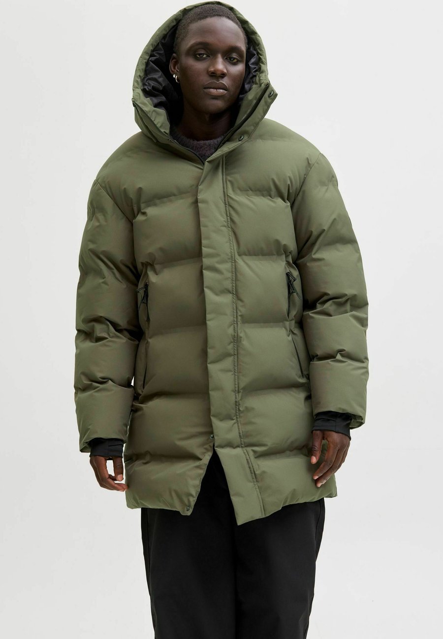 Пальто Jack & Jones JCOFUSION PUFFER, Grape Leaf/Dark Green
Пальто Jack & Jones JCOFUSION PUFFER, Grape Leaf/Dark Green
