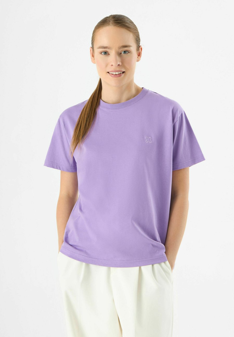 Футболка Codello Basic T-shirt, Lila/Purple, Фиолетовый, Футболка Codello Basic T-shirt, Lila/Purple
Футболка Codello Basic T-shirt, Lila/Purple, Фиолетовый, Футболка Codello Basic T-shirt, Lila/Purple